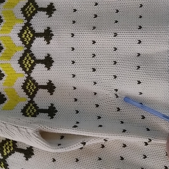 VINTAGE 70's Snowflake Fair Isle Chunky Knit Sweater - Picture 3 of 8